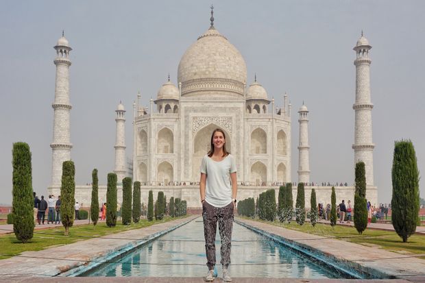 Mengenal Taylor Demonbreun, Gadis AS yang Telah Menjelajah 100 Negara