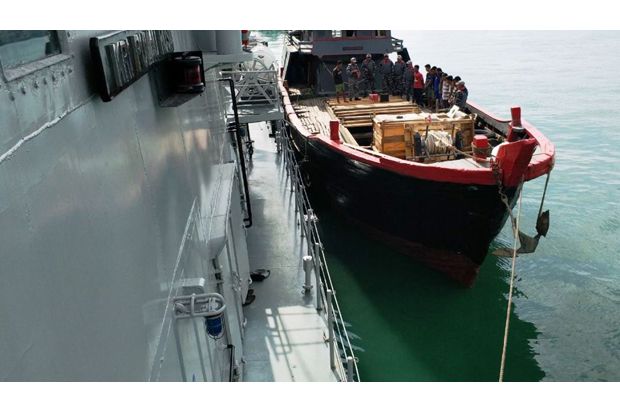 TNI Tangkap Kapal Penyelundup Miras di Selat Singapura