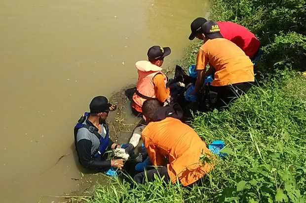 Petani yang Tenggelam di Kalisabuk Ditemukan Tewas