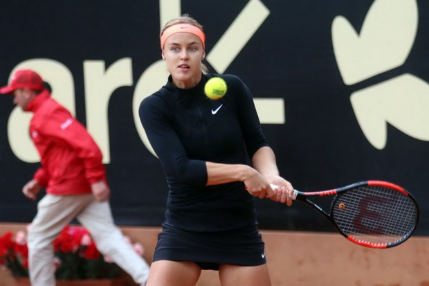 Kalahkan Arruabarrena, Schmiedlova Kembali Menembus 100 Besar