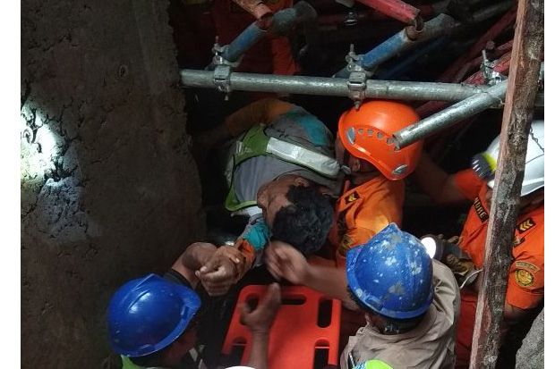 Mengerikan, 3 Pekerja Jalan Tol Manado-Bitung Tertimbun Material Proyek