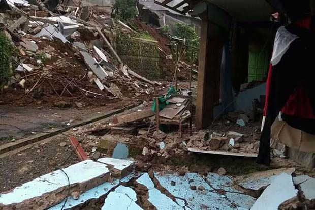 Aliran Listrik Terputus di Lokasi Gempa Banjarnegara dan Susah Sinyal