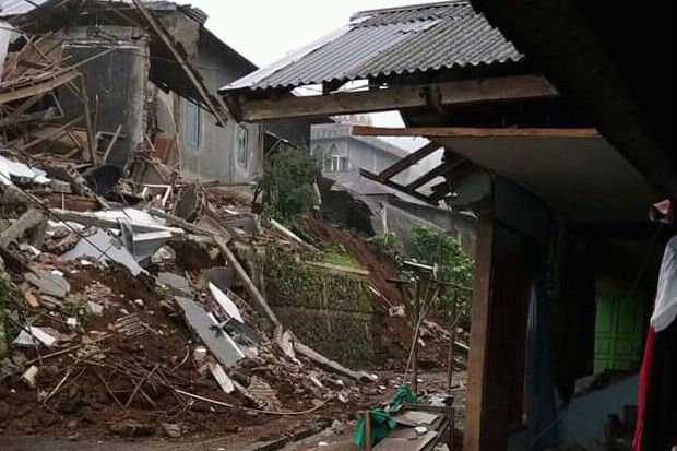 Korban Gempa Banjarnegara Berkumpul di Rumah Kades