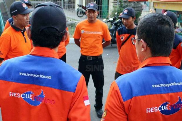 Relawan Perindo Pagi Ini Bantu Perbaikan Rumah Korban Gempa Banjarnegara