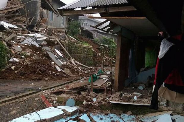 Korban Gempa Banjarnegara Syok Tak Berani Masuk Rumah