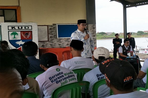 Nelayan di Indramayu Keluhkan Abrasi ke Ridwan Kamil