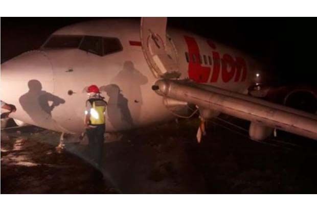 Ini Kerusakan Pesawat Lion Air yang Tergelincir di Bandara Djalaludin