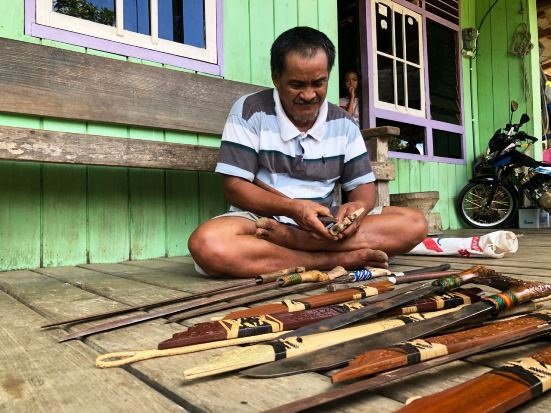 Listrik PLN Menyambung Asa Warga Pedalaman Kalimantan