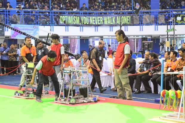 Tim Robot ITS Surabaya Juarai KRI 2018