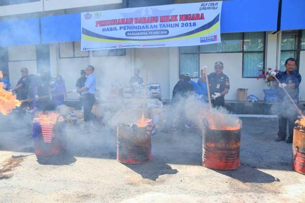 Bea Cukai Samarinda Musnahkan Ratusan Ribu Batang Rokok Ilegal