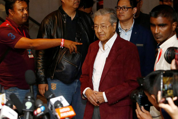 Mahathir Mohamad Klaim Menangi Pemilu Malaysia