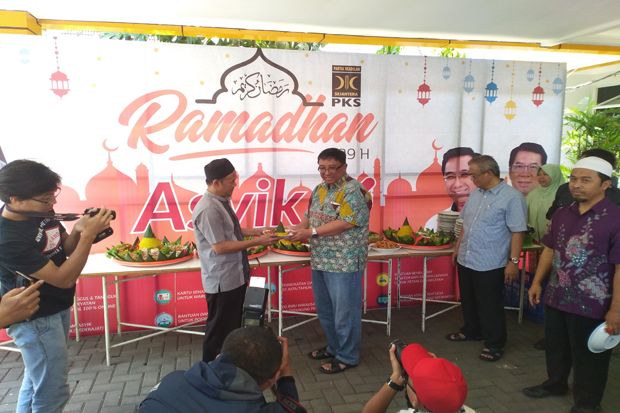 Resmikan Posko Ramadhan Asyik, PKS Jabar Siapkan 6.000 Paket Takjil