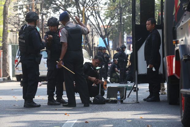 Jangan Sebar Foto atau Video Sadistis Bom Surabaya