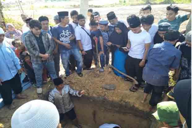Tak Diterima di Kampung Halaman, Jenazah Napi Teroris Mako Brimob Dimakamkan di Riau