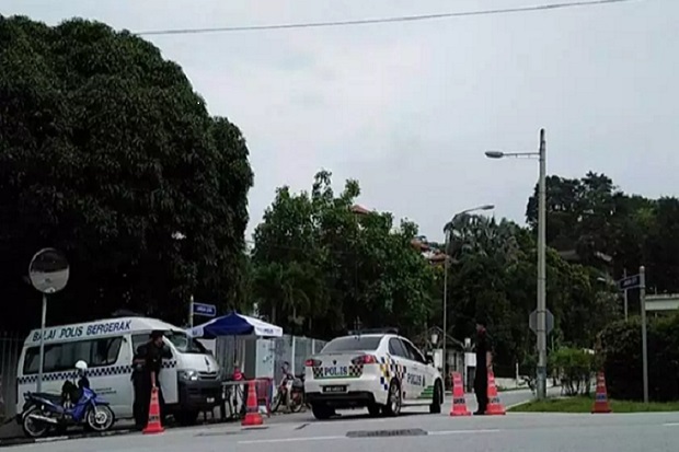 Polisi Tutup Akses Masuk ke Kediaman Najib Razak