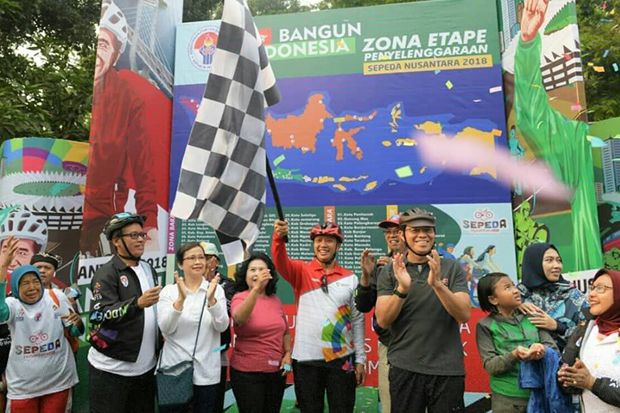 Kick Off Sepeda Nusantara Disambut Antusias Ribuan Penggowes