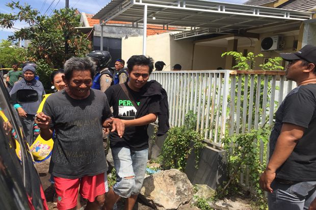 Diduga Ada Bahan Peledak di Kontrakan Bomber Surabaya, Warga Diminta Menjauh