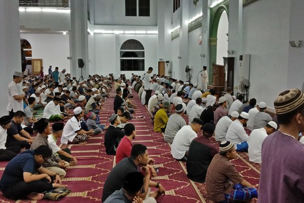 Tarawih Pertama, Jamaah Padati Masjid Raya Ahmad Yani Manado