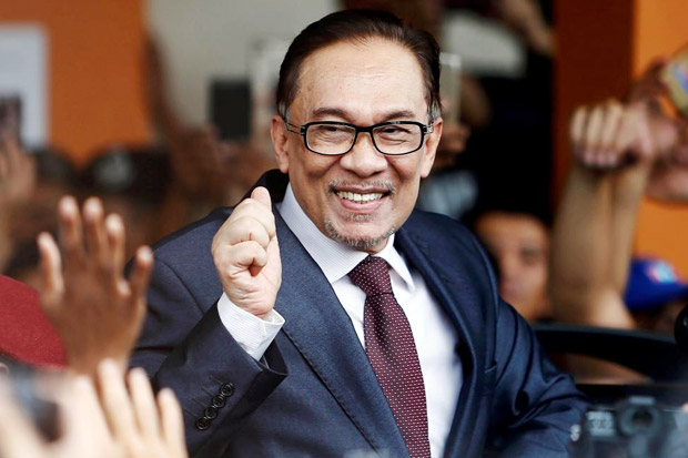 Dapat Grasi Penuh, Anwar Ibrahim Hirup Udara Bebas