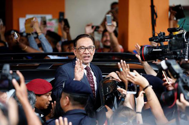 Anwar Ibrahim Sambut Fajar Baru untuk Malaysia