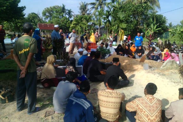 Tiba di Dumai, 3 Jenazah Penyerang Polda Riau Dimakamkan