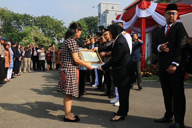 Istri Korban Bom Surabaya Dapat Penghargaan Harkitnas