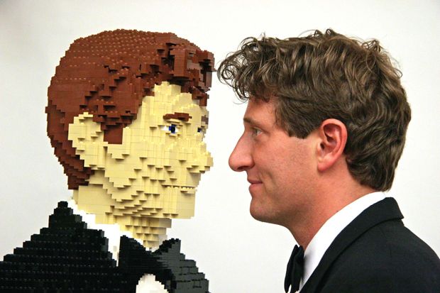 Mengenal Nathan Sawaya, Seniman Lego Terkenal di Dunia