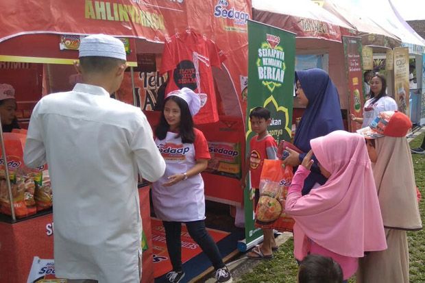 KORAN SINDO - Wings Group Gelar Bazar Murah di Sukabumi dan Cianjur