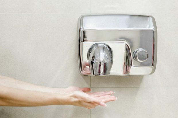 Bakteri pada Hand Dryer Bisa Bikin Infeksi