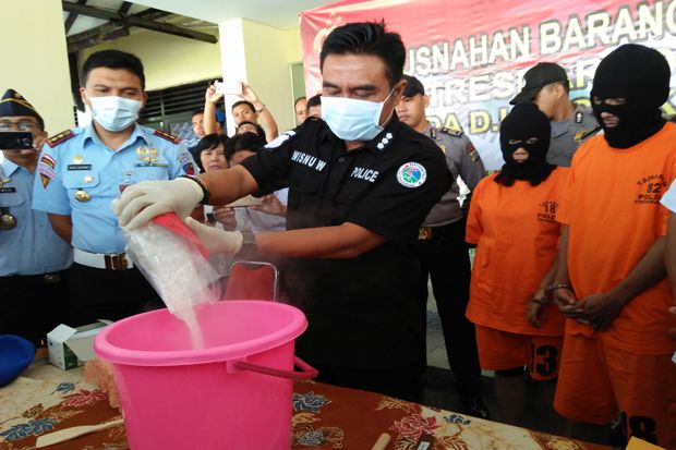 Sabu-Sabu asal Malaysia Pesanan Napi di Karawang Dimusnahkan