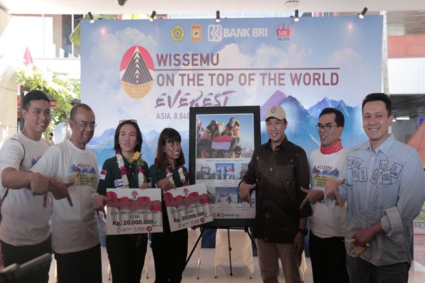 Taklukkan Everest, 2 Srikandi Indonesia Dapat Sambutan Hangat Menpora