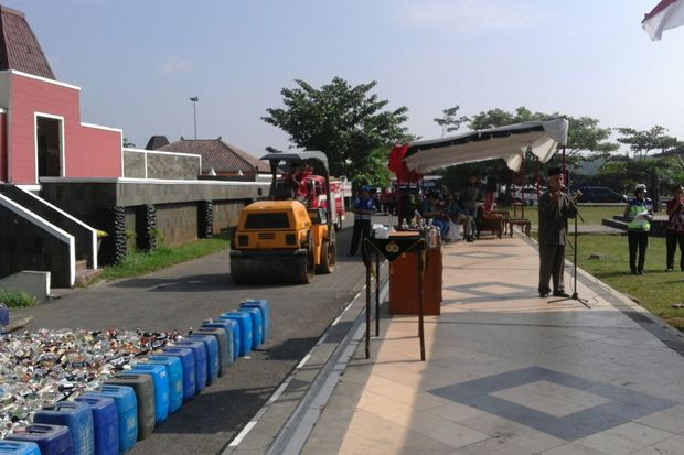 Polres Semarang Musnahkan Ribuan Botol Miras