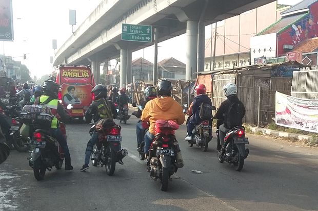Pemudik Bersepeda Motor Mulai Ramaikan Cirebon
