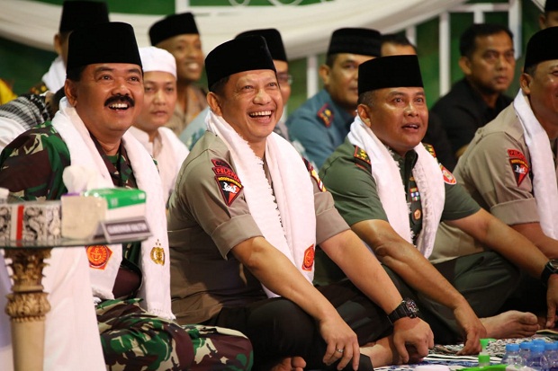 Safari Ramadhan di Kaltim, Kapolri-Panglima TNI Santuni Anak Yatim