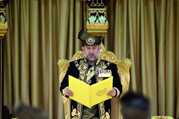 Yang Dipertuan Agong Malaysia Potong Gaji 10% untuk Bantu Melunasi Utang Negara