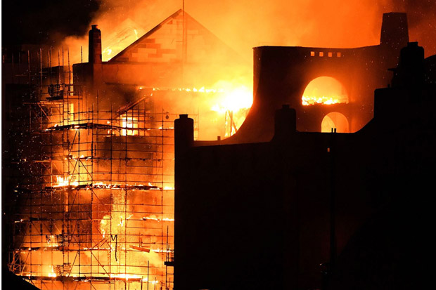 Kebakaran Hebat Landa Sekolah Seni Glasgow