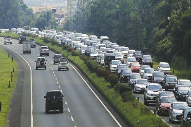 Tol Fungsional Dibuka, Kendaraan Arah Jakarta Padati Ruas Kandeman