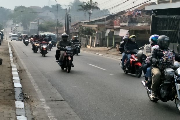 H+4 Arus Balik, Ribuan Motor Melintasi Jalan Soekarno Hatta Bandung