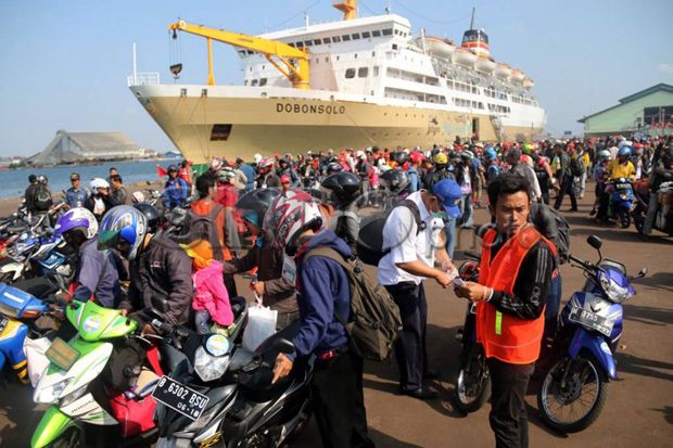 Arus Balik Pertama Kapal Pelni Mulai Padati Pelabuhan Tanjung Priok