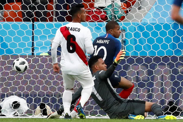 Gol Kylian Mbappe Bawa Les Bleus Ungguli Peru di Paruh Pertama