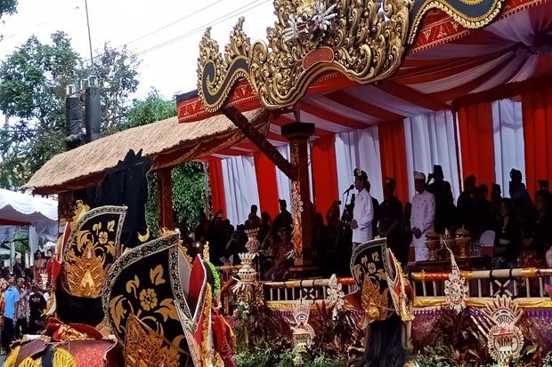 Buka Pesta Kesenian Bali ke-40, Begini Penampilan Presiden Jokowi