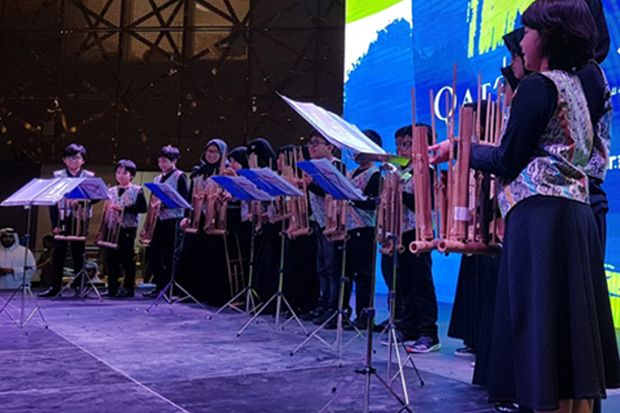 Angklung Anak Indonesia Pukau Pengunjung Festival Musim Panas di Doha