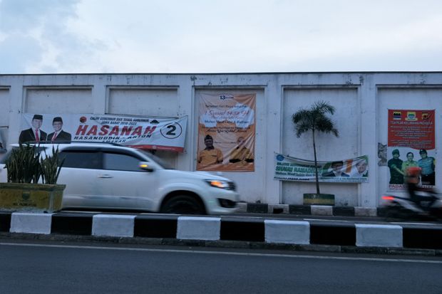 Alat Peraga Kampanye Paslon Masih Bertebaran di Kota Bandung