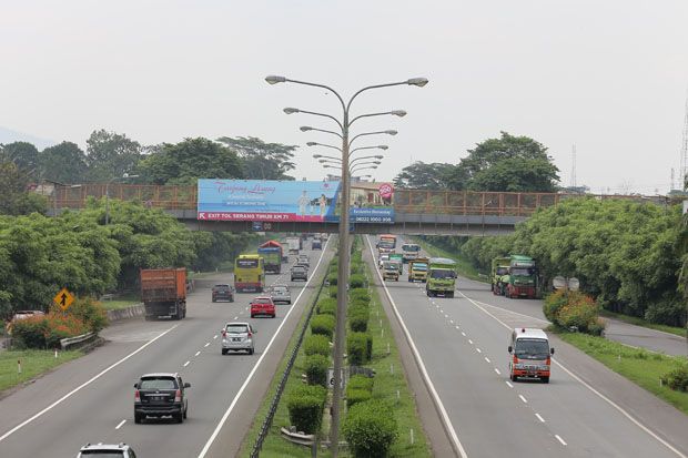 Dua Motor Kabur dari Atas Jembatan saat Pelemparan Batu di Tol Tangerang-Merak