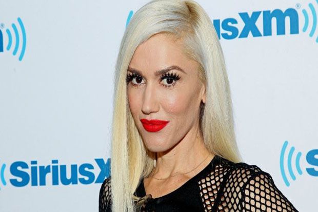 Gwen Stefani Ternyata Iri dengan Kecantikan Jennifer Lopez