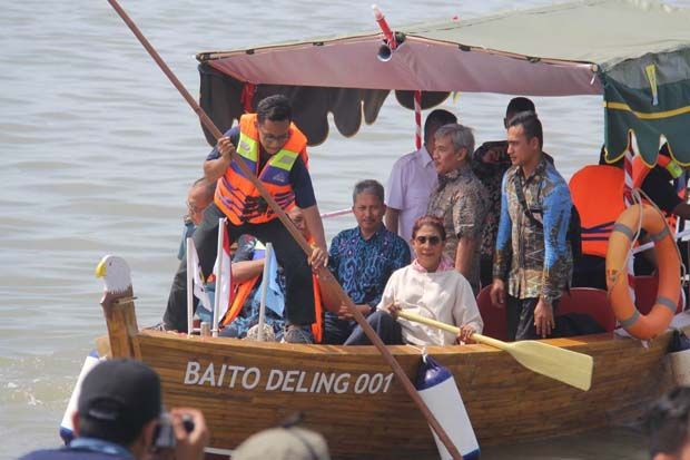 Menteri Susi Luncurkan Kapal Bambu Pertama di Dunia Buatan ITS