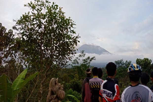 Terjadi 10 Kali Gempa, Gunung Agung Diprediksi Bakal Kembali Erupsi