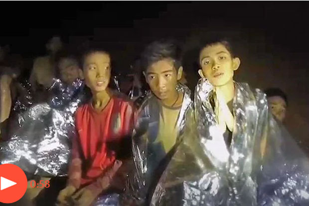 Thailand Diburu Waktu Evakuasi Tim Sepakbola yang Terjebak di Gua