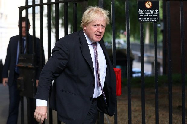 Berseberangan dengan Theresa May, Borish Johnson Mundur sebagai Menlu Inggris