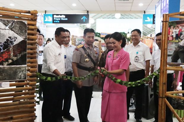 Promosikan Pariwisata, Polda Sulut Gelar Pameran Foto di Bandara